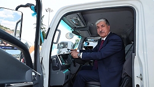  Başkan Ömeroğlu belediyeye 11 yeni araç kazandırdı!
