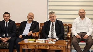 Veysel Tipioğlu ve Zinnur Büyükgöz, MÜSİAD Gebze’de iş dünyasıyla buluştu