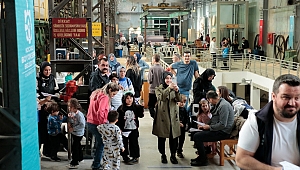 Kâğıt uçaklar geleceğin hayalleri için havalandı