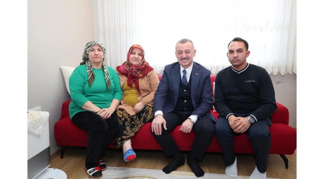 “Sizler her zaman baş tacısınız”