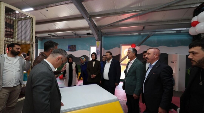 Bu çocuk evinde yok yok!