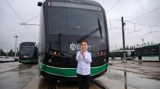 Hayali gerçek oldu. 6 yaşındaki Enes vatman oldu