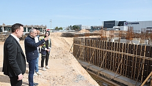 Parasını başkası veriyor, reklamı Çiftçi yapıyor!